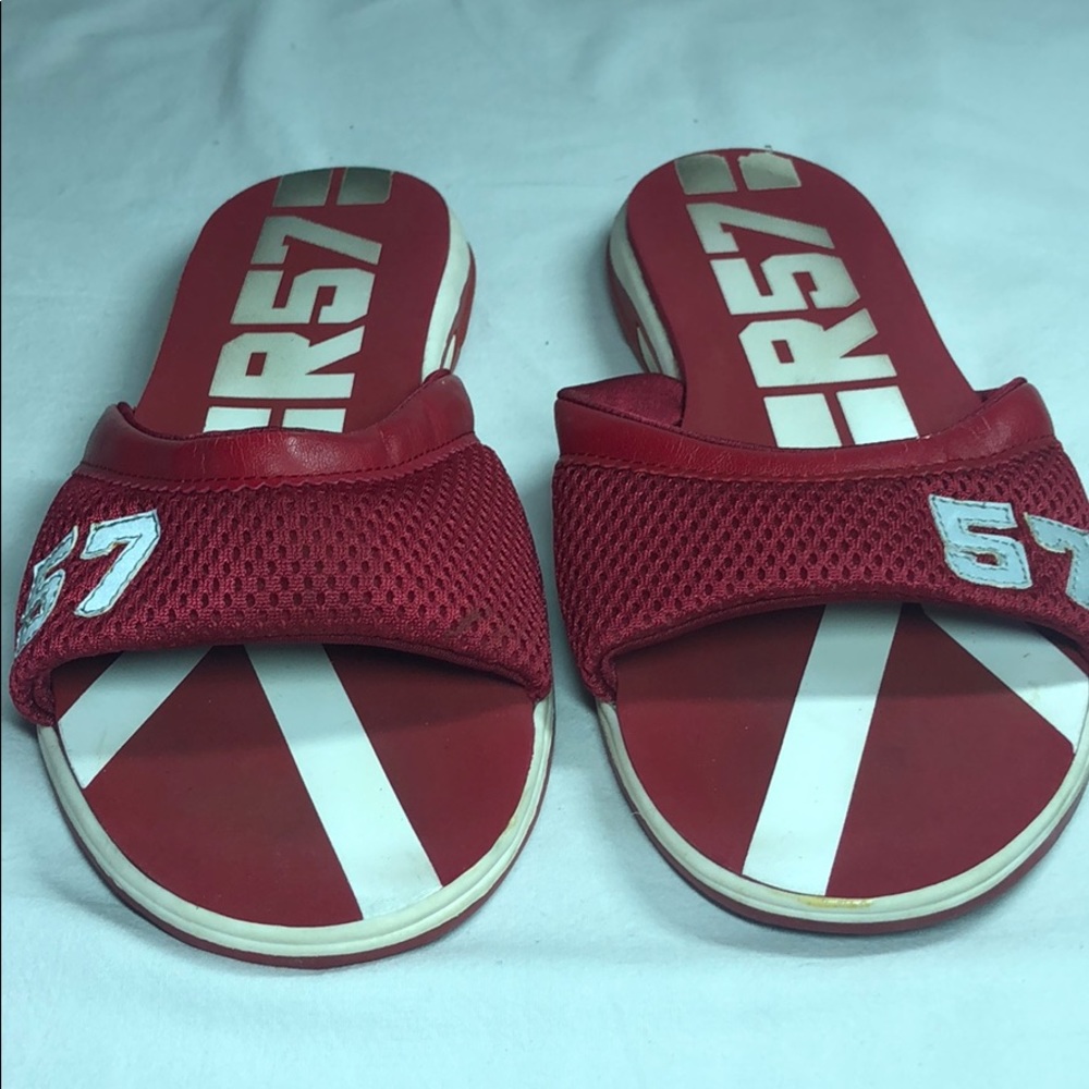 Athletic Flats slides on